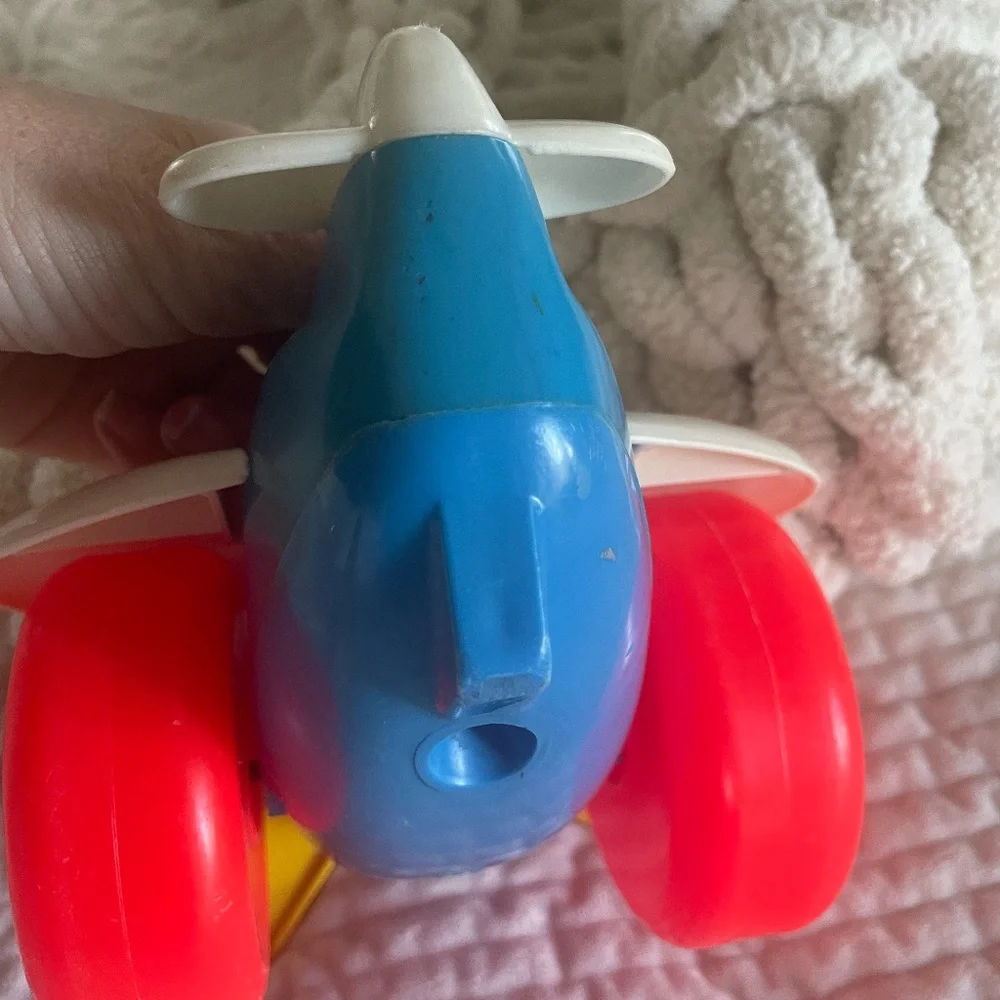 KIDS FISHER PRICE CLICKING AIRPLANE WITH PILOT